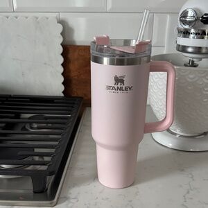 Stanley Blush Pink 40 ounce quencher mug cup